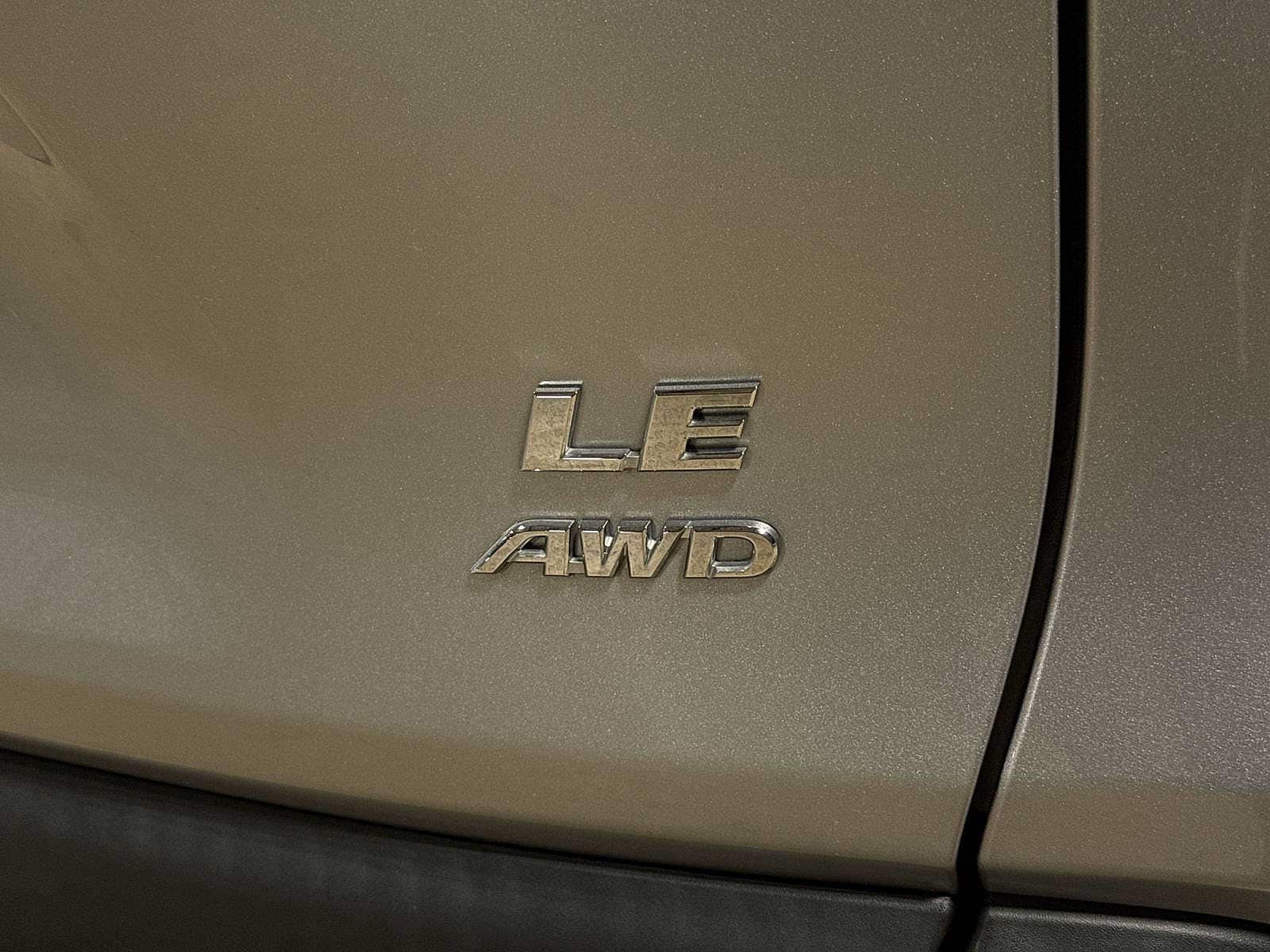 2023 Toyota RAV4 LE - Photo 25