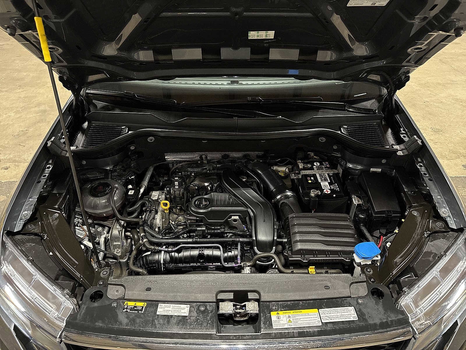 Thumbnail: 2022 Volkswagen Taos - 12