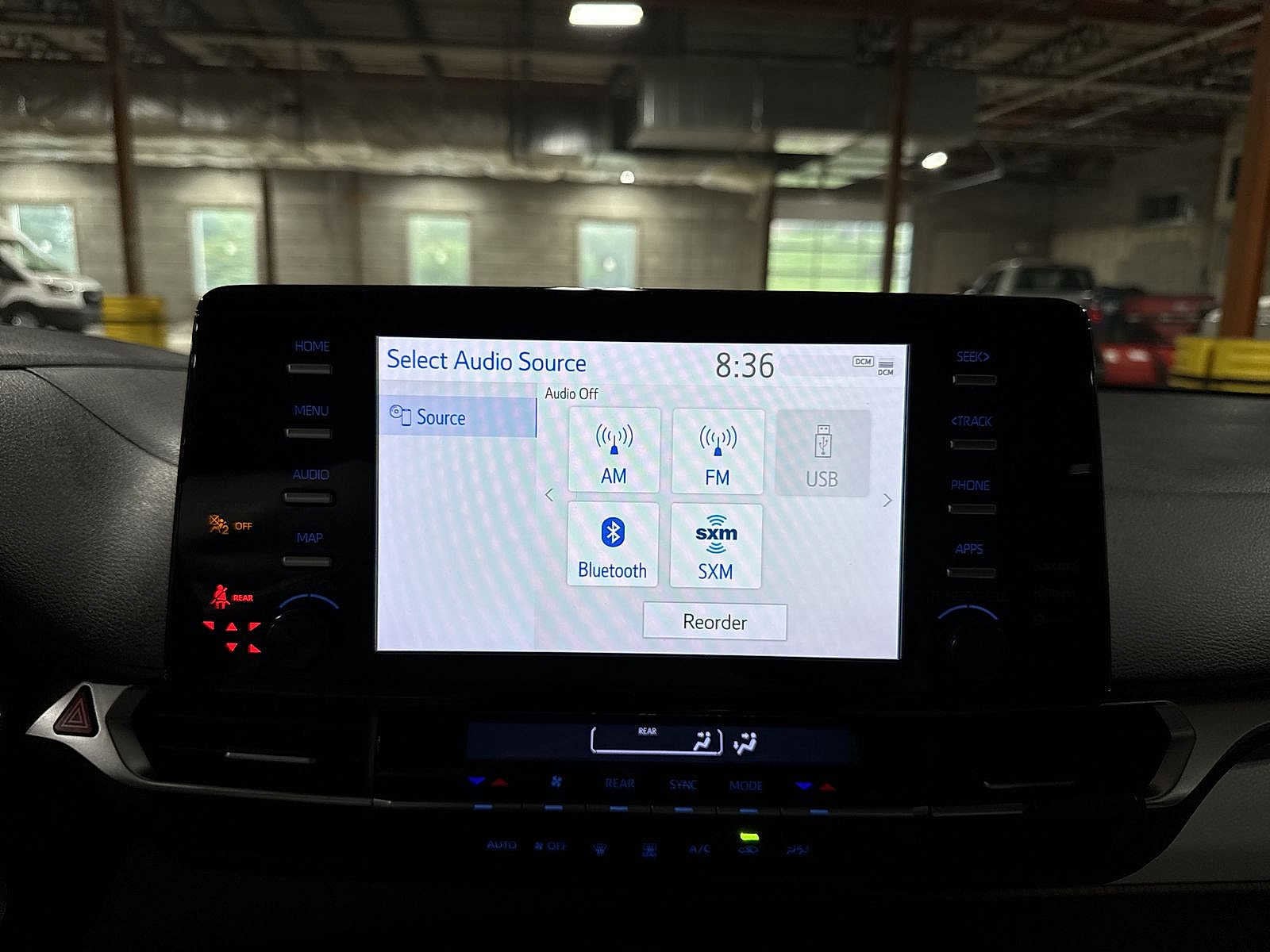Thumbnail: 2022 Toyota Sienna - 21