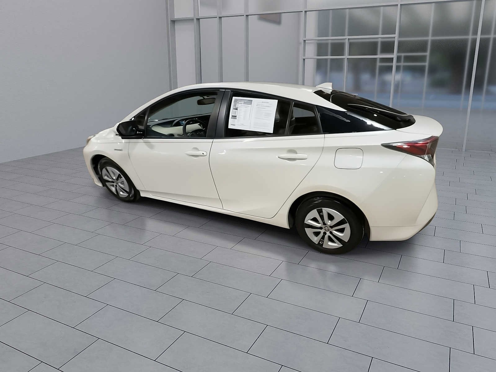 Thumbnail: 2016 Toyota Prius - 6