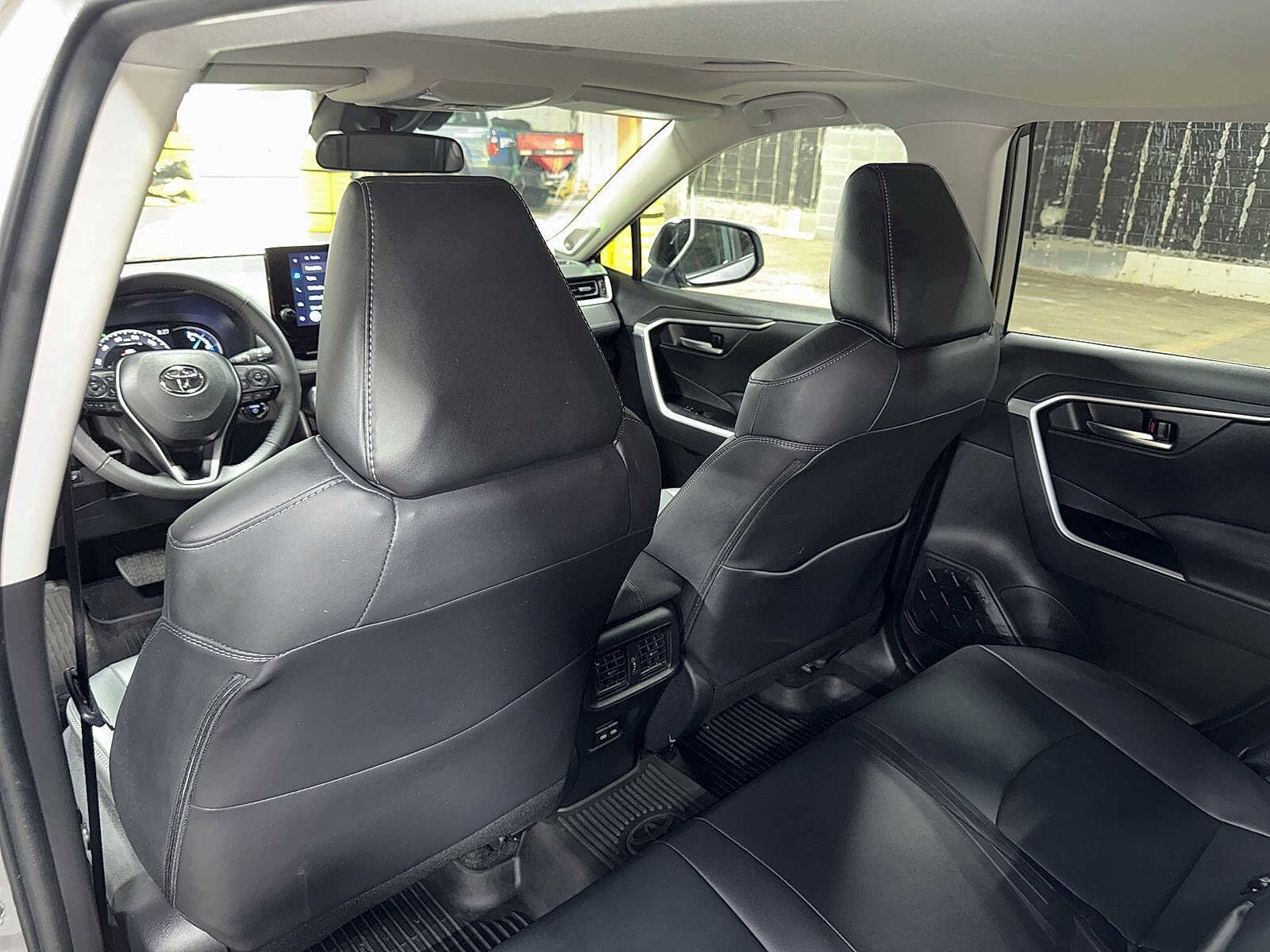 Thumbnail: 2025 Toyota RAV4 - 29