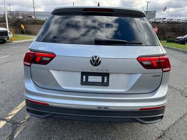 Thumbnail: 2023 Volkswagen Tiguan - 5