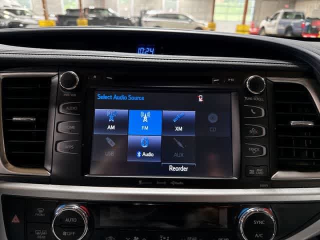 Thumbnail: 2017 Toyota Highlander - 22