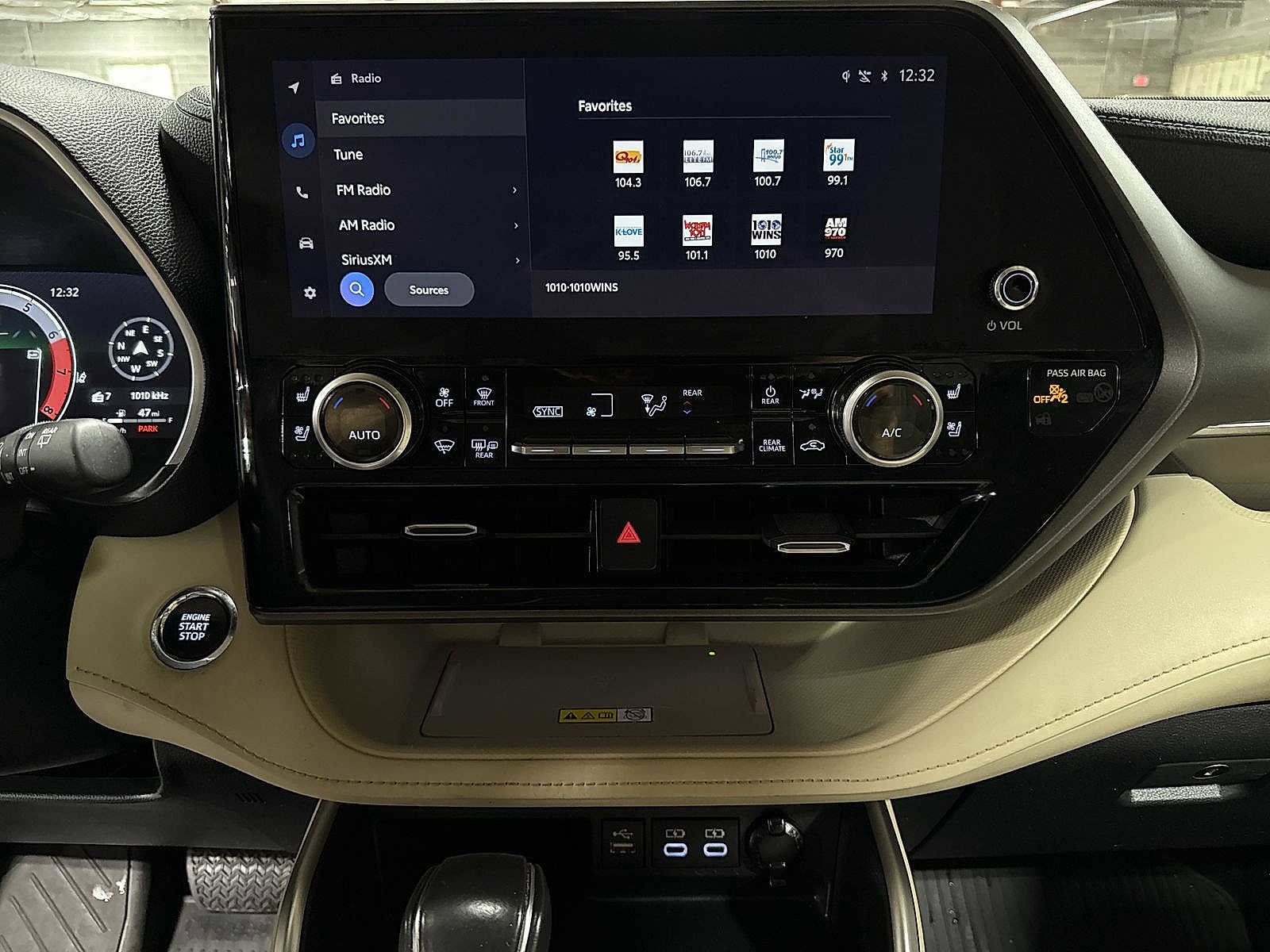 Thumbnail: 2023 Toyota Highlander - 21