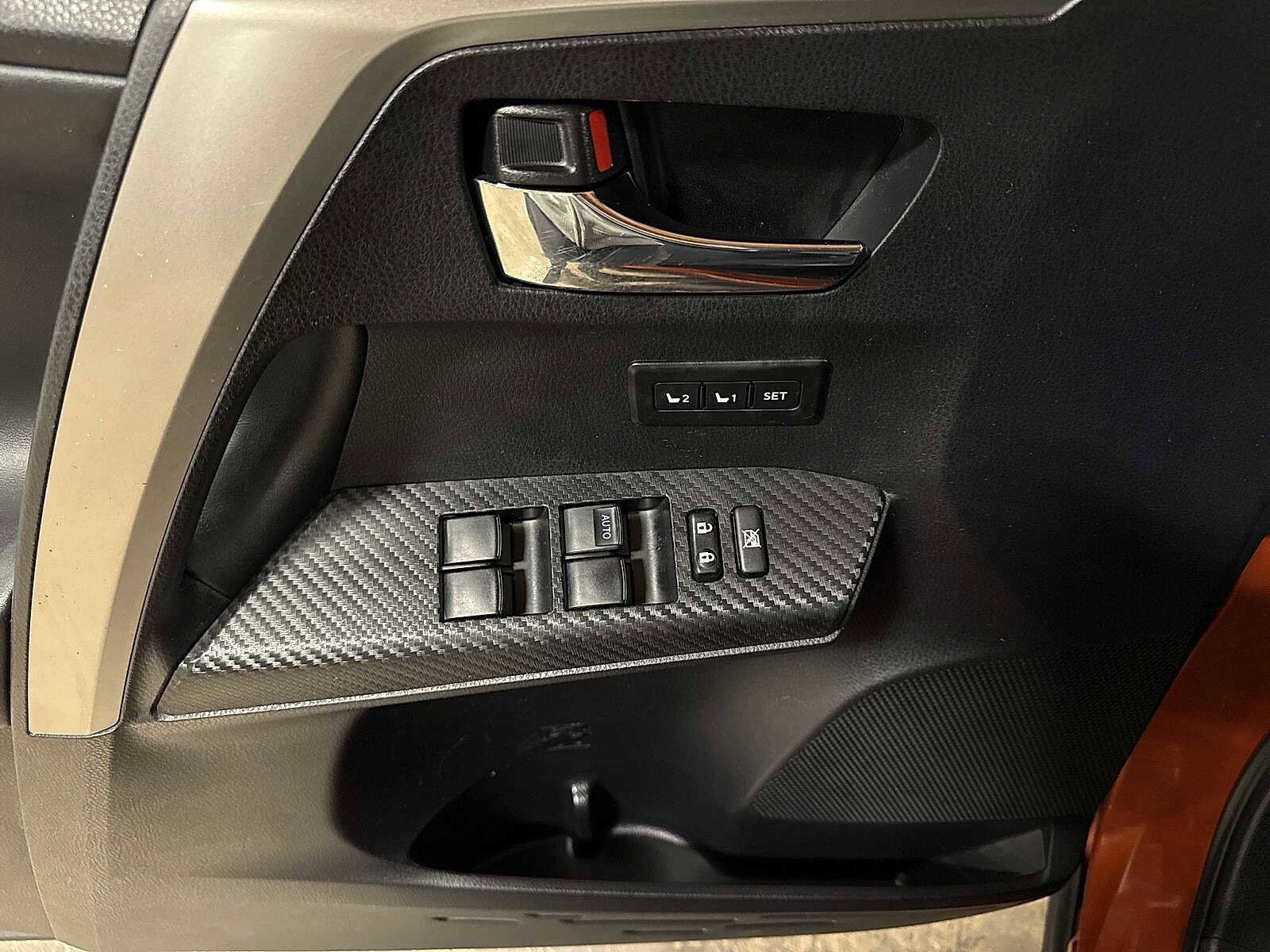 Thumbnail: 2015 Toyota RAV4 - 23