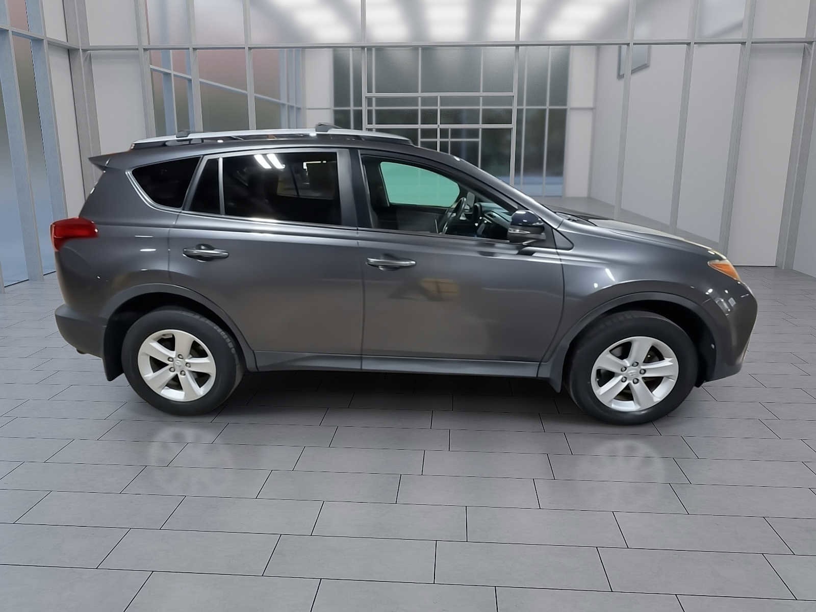 Thumbnail: 2014 Toyota RAV4 - 9