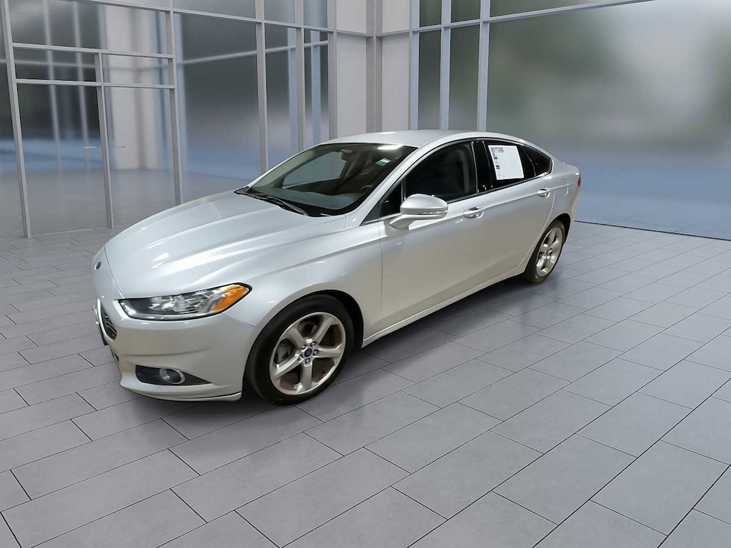 Used 2015 Ford Fusion SE Sedan