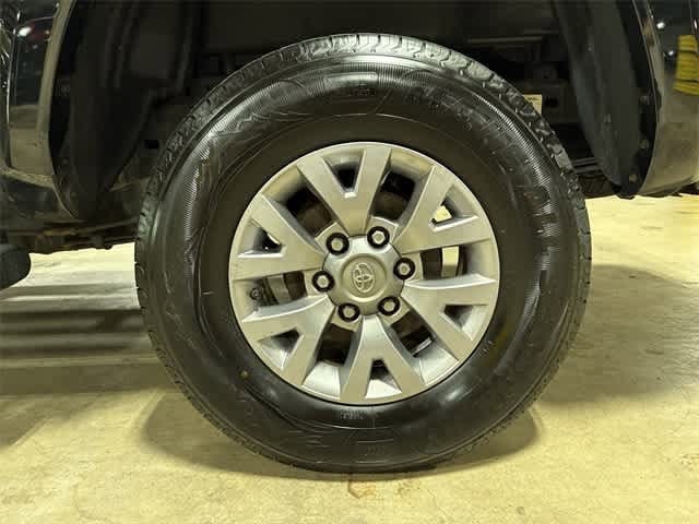 2017 Toyota Tacoma SR5 10