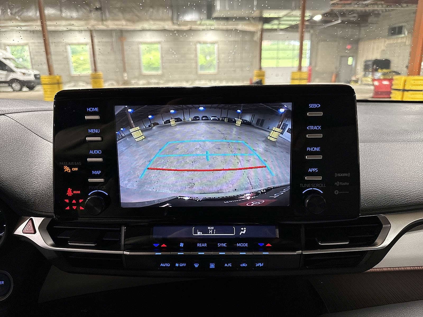 Thumbnail: 2021 Toyota Sienna - 25