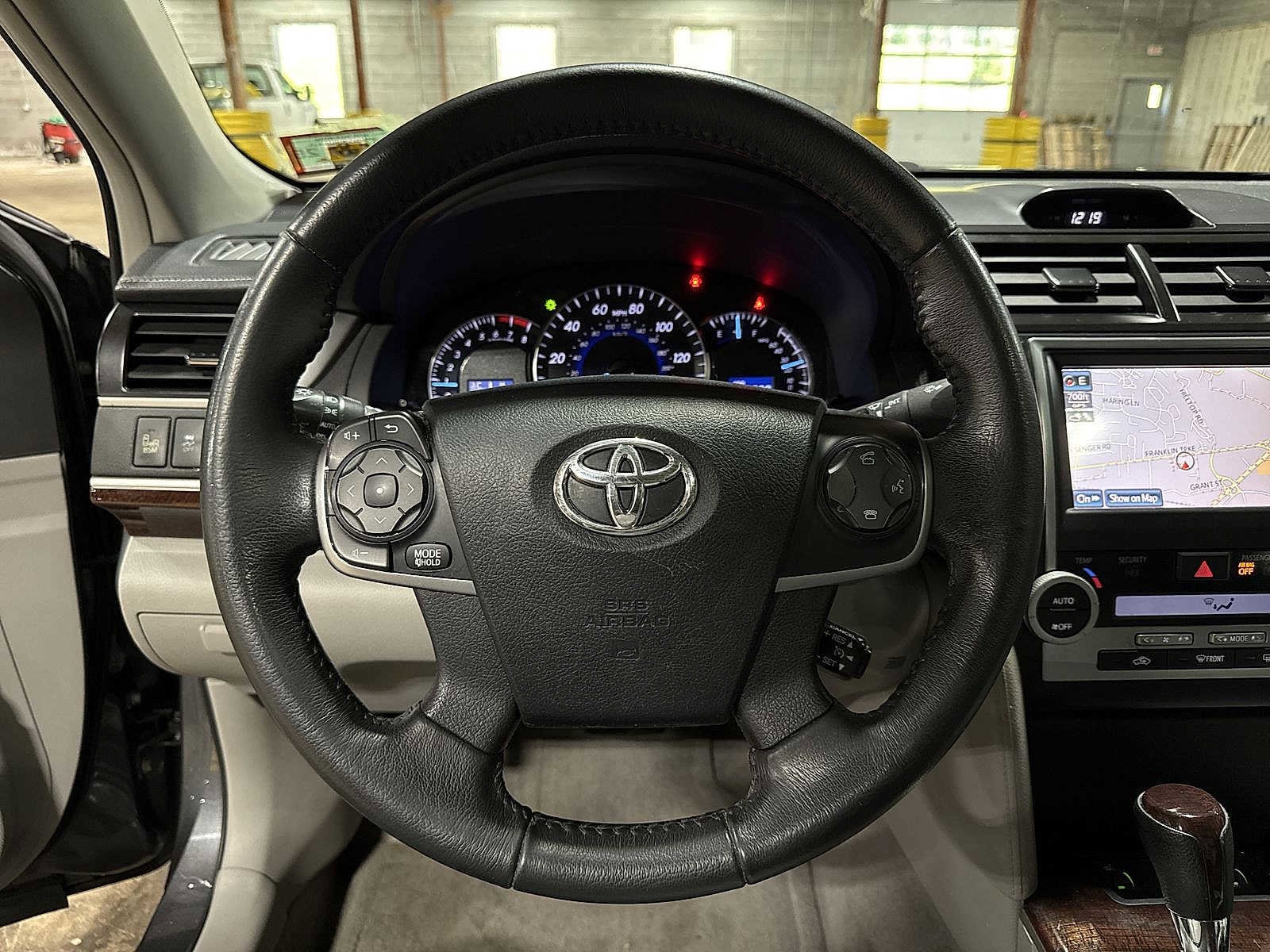 Thumbnail: 2012 Toyota Camry - 17