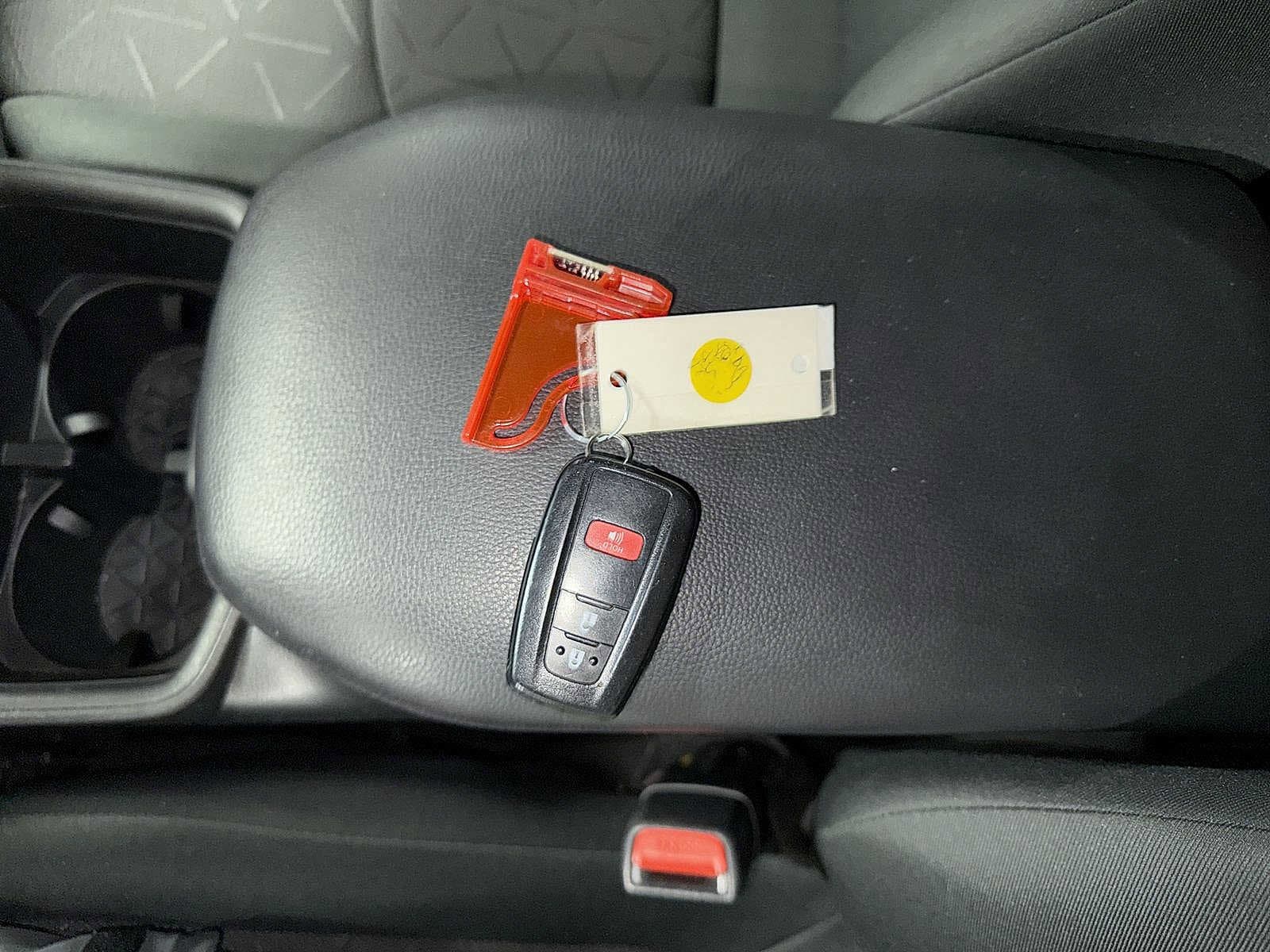 Thumbnail: 2023 Toyota RAV4 - 32