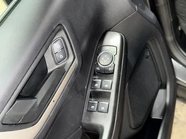 Thumbnail: 2022 Ford Escape - 22
