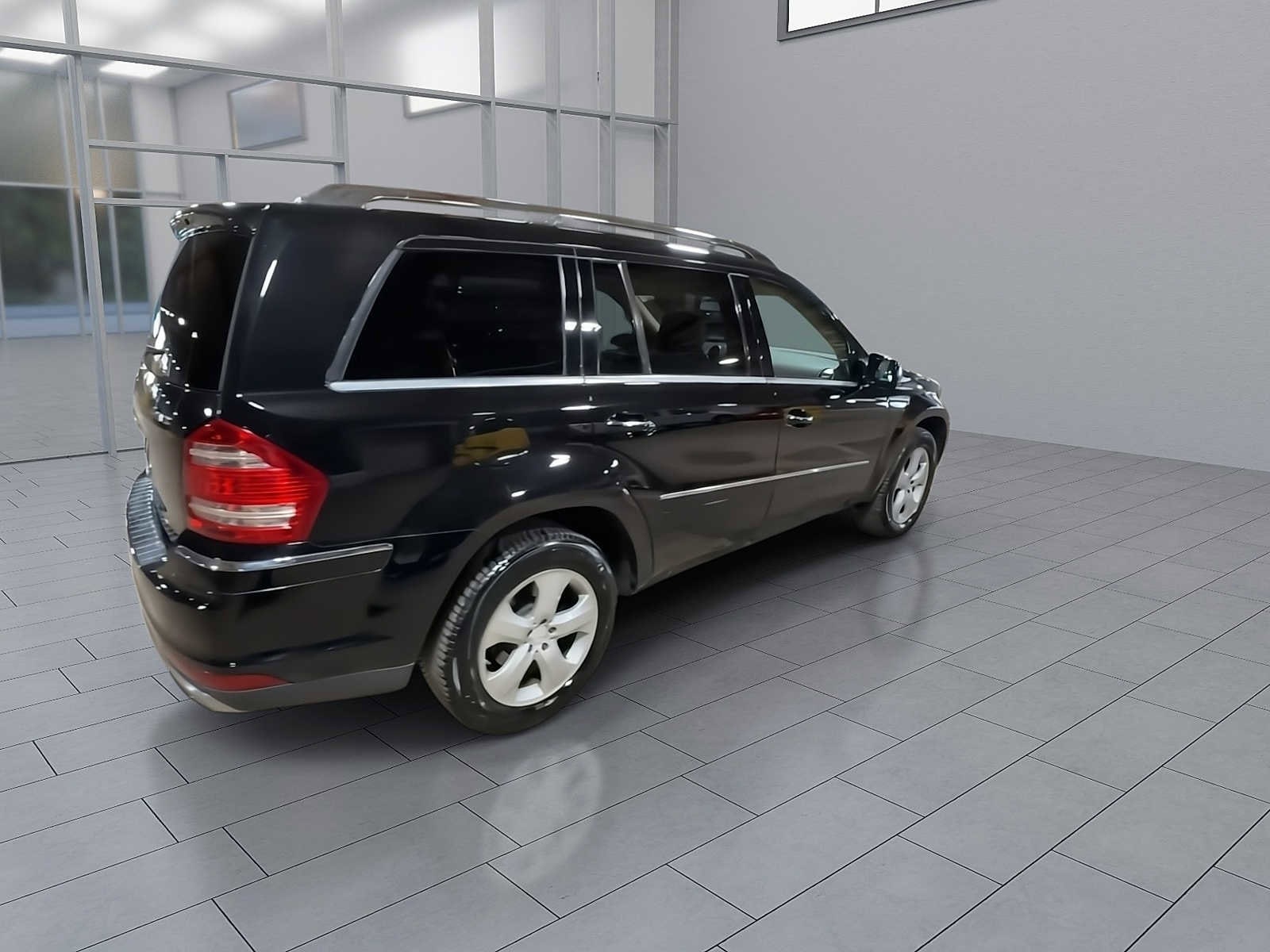Thumbnail: 2011 Mercedes-Benz GL-Class - 8