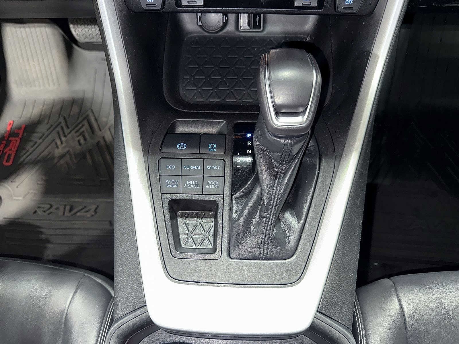 Thumbnail: 2020 Toyota RAV4 - 32