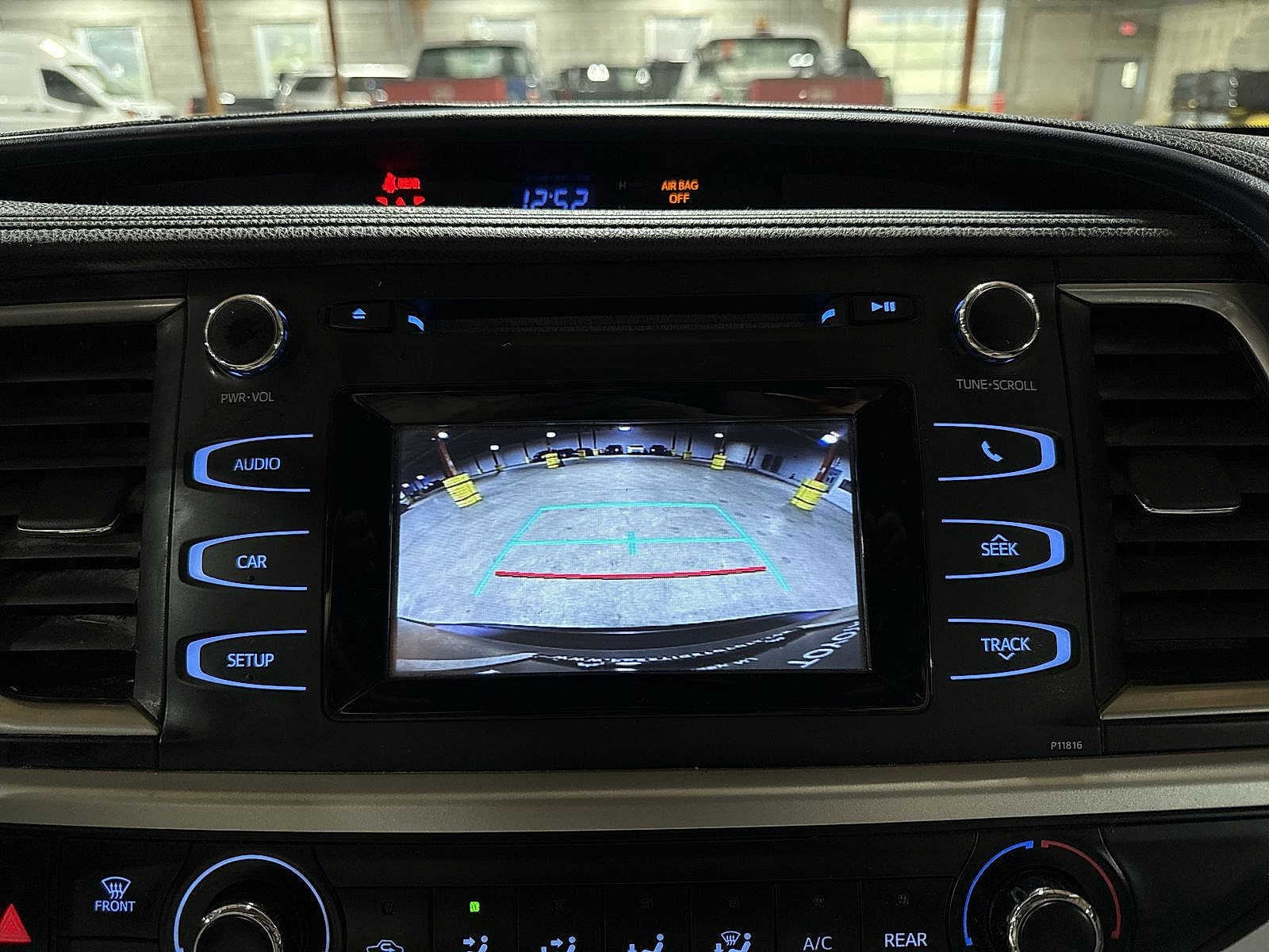 Thumbnail: 2019 Toyota Highlander - 24