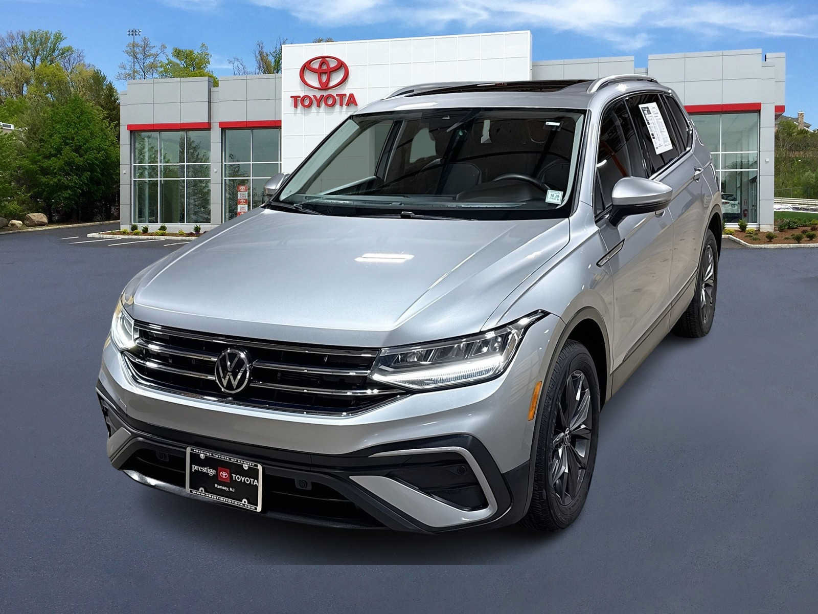 2023 Volkswagen Tiguan SE