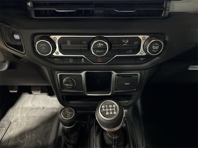 2024 Jeep Wrangler Sport 21