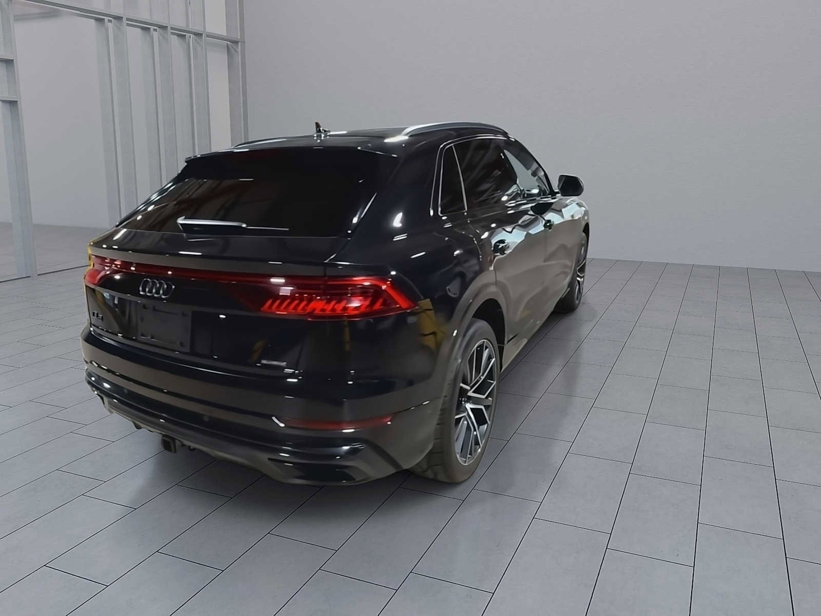 Thumbnail: 2020 Audi Q8 - 8