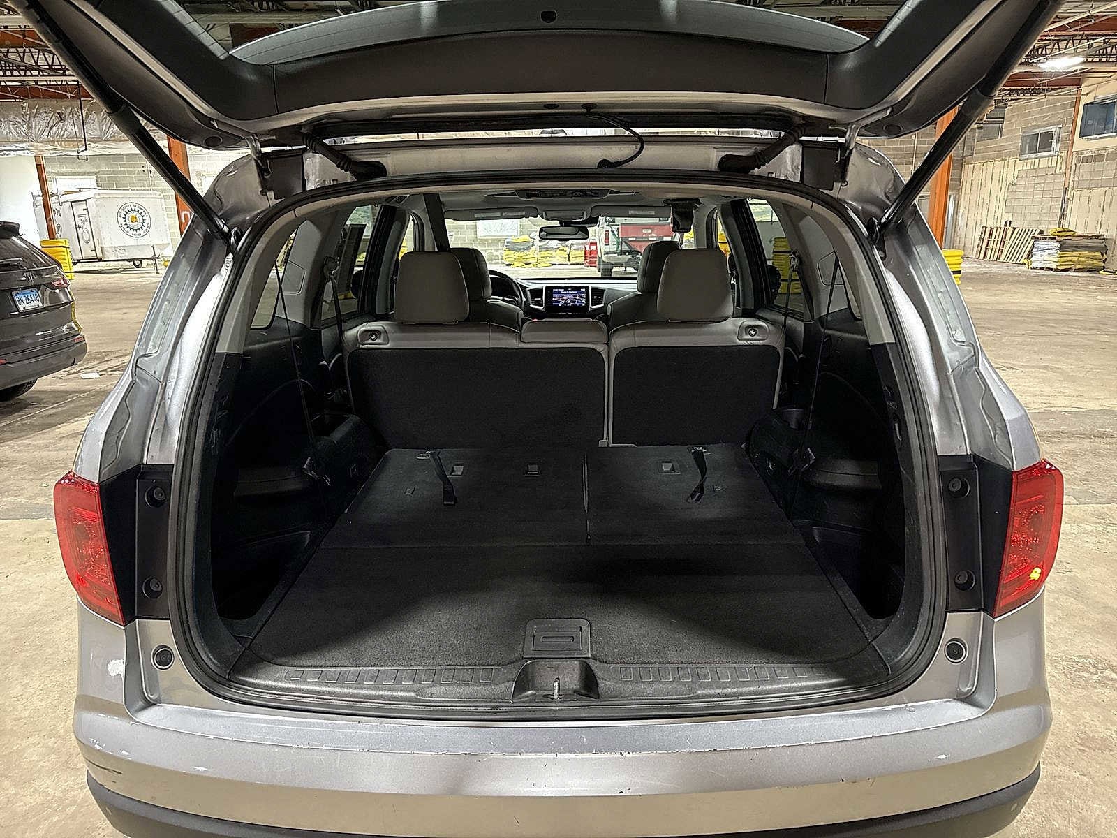 Thumbnail: 2016 Honda Pilot - 10