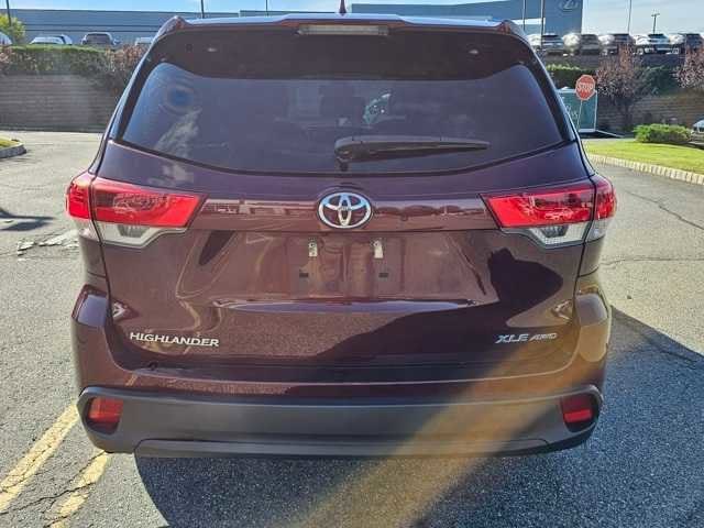 Thumbnail: 2019 Toyota Highlander - 5