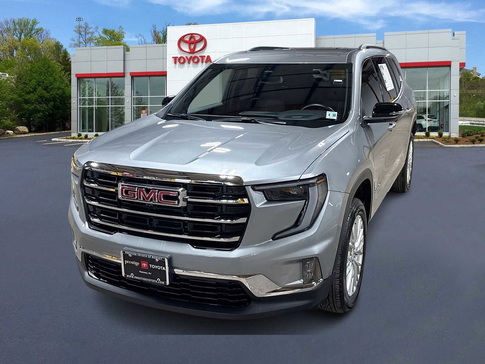 2025 GMC Acadia Elevation FWD