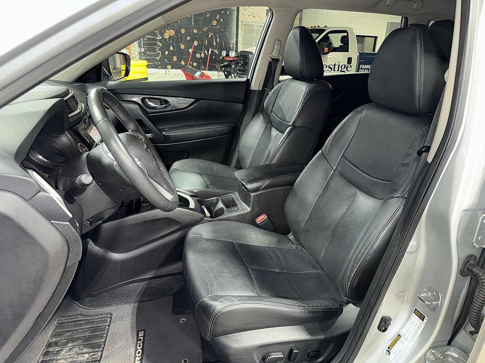 Thumbnail: 2015 Nissan Rogue - 15