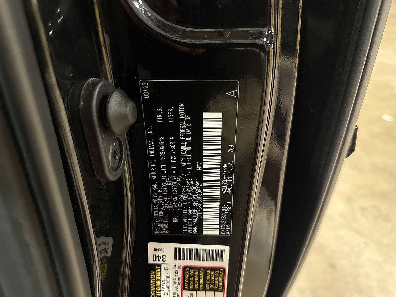 Thumbnail: 2023 Toyota Sienna - 14