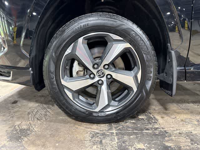 Thumbnail: 2021 Toyota RAV4 - 10