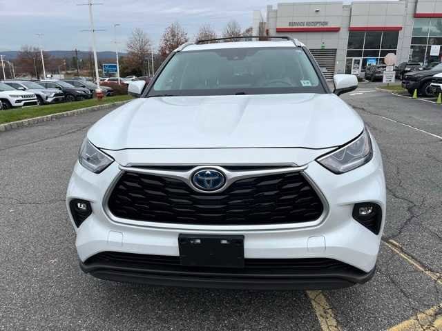 Thumbnail: 2022 Toyota Highlander - 2