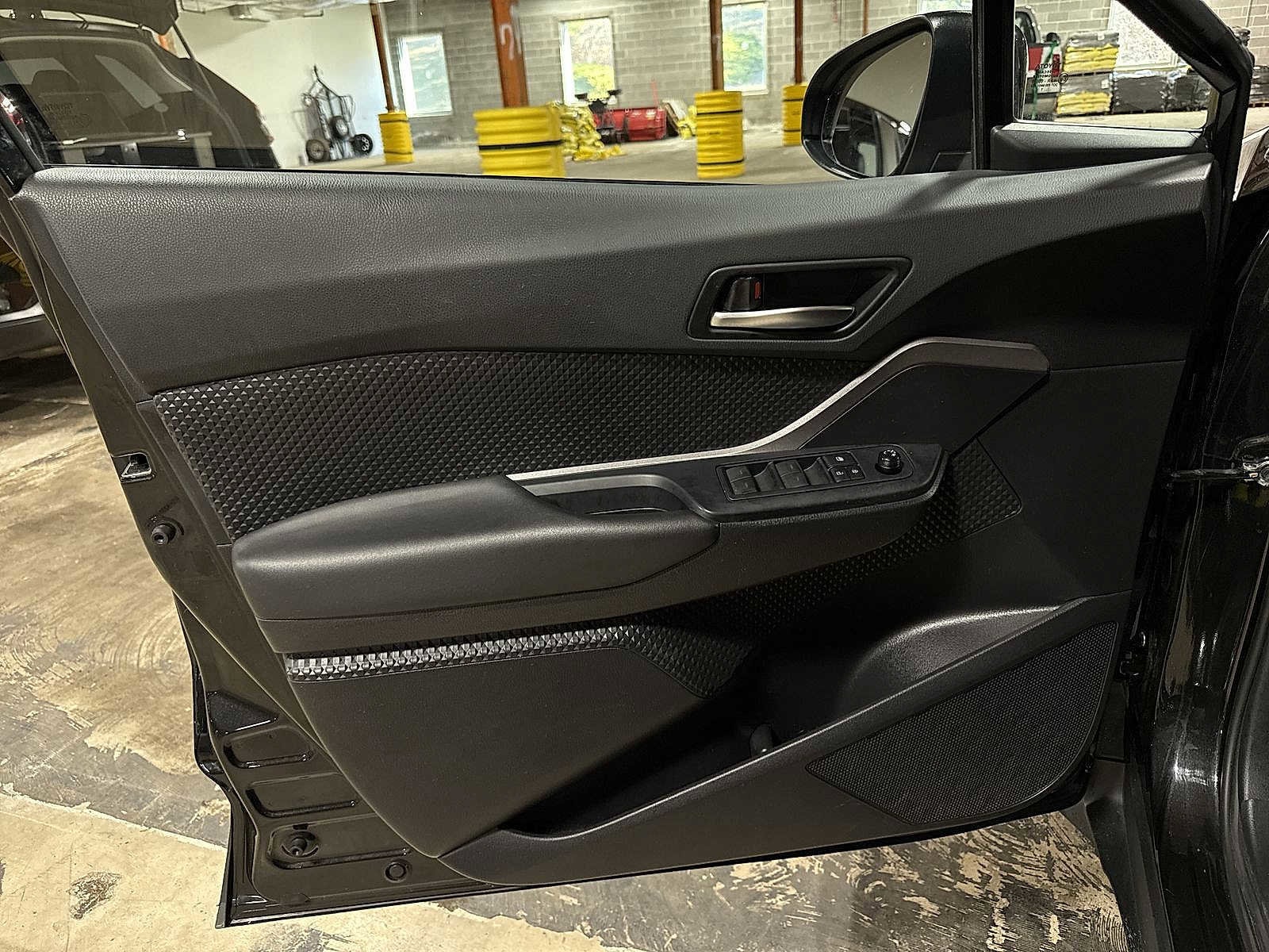 Thumbnail: 2021 Toyota C-HR - 33