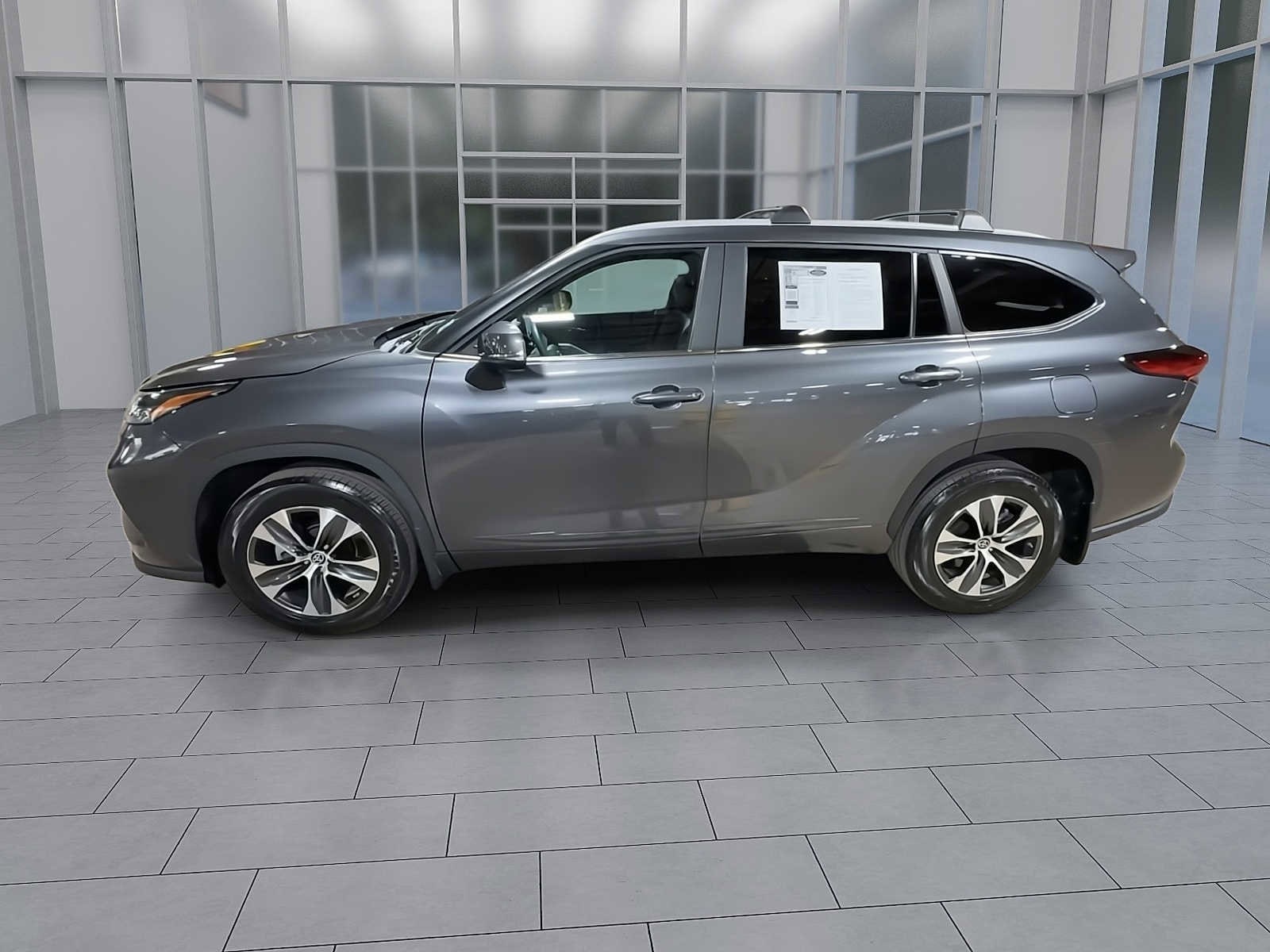 Thumbnail: 2023 Toyota Highlander - 5