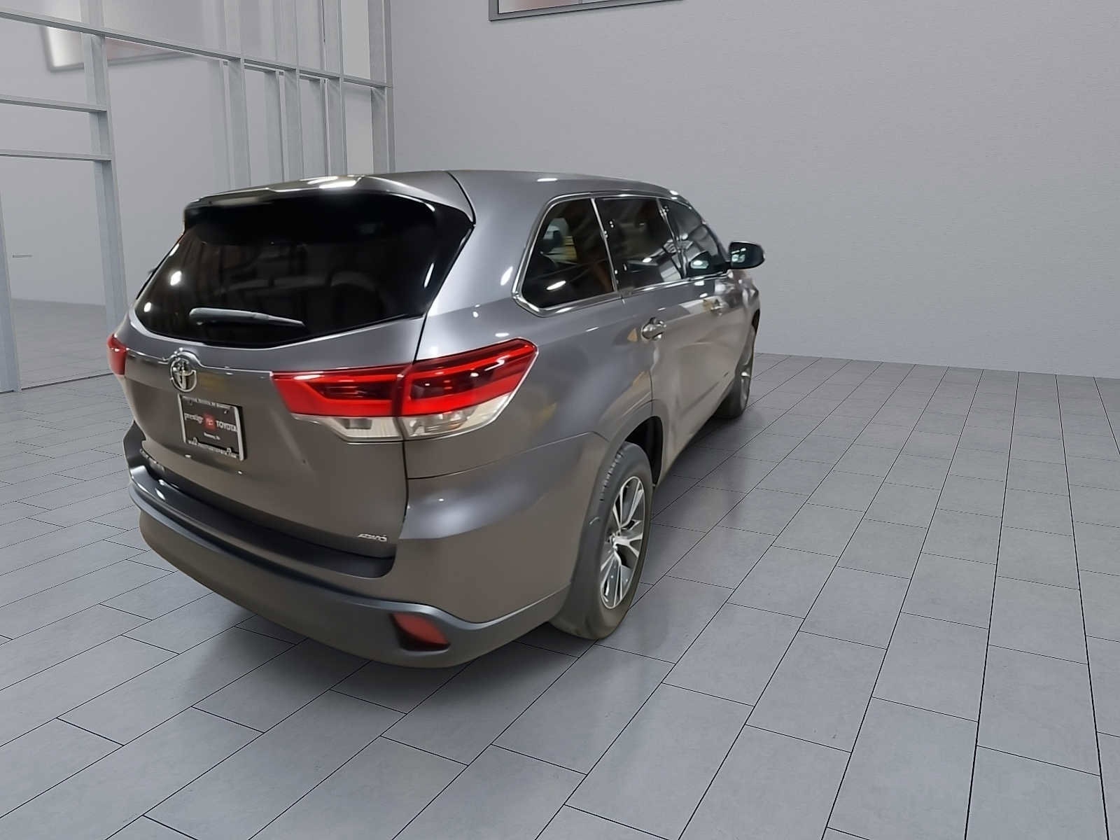 Thumbnail: 2019 Toyota Highlander - 8