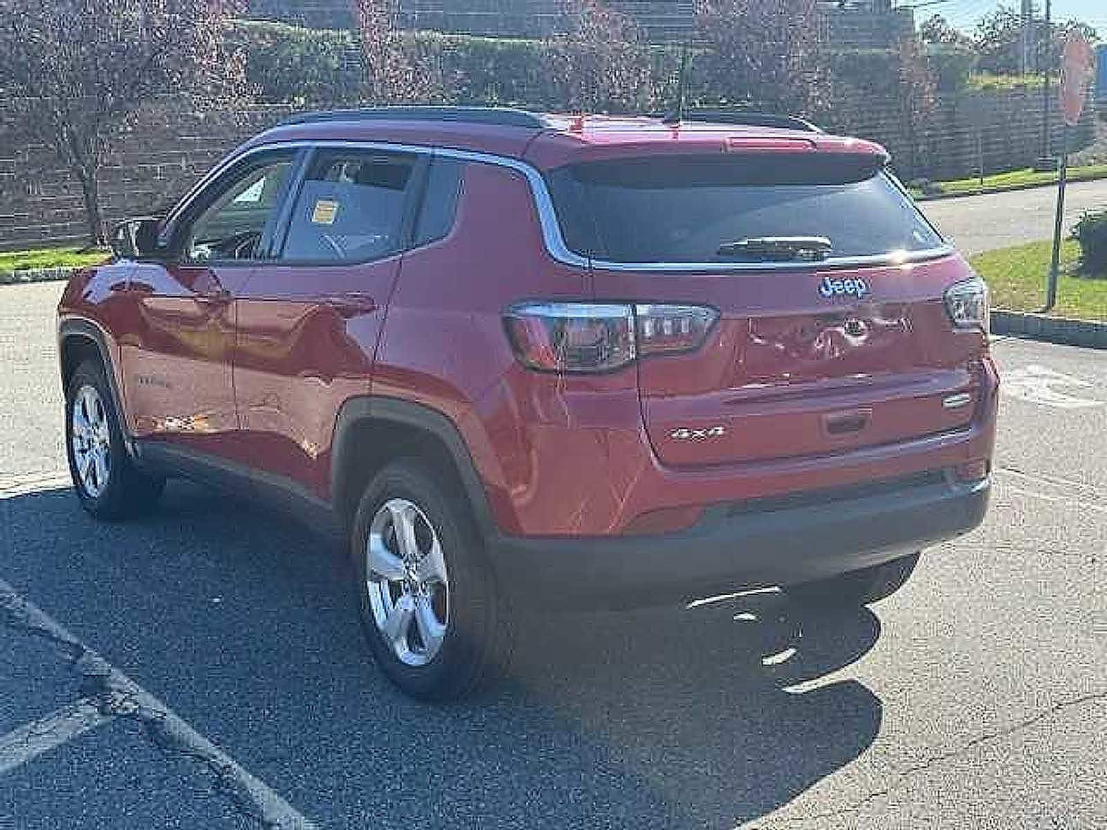 Thumbnail: 2018 Jeep Compass - 6
