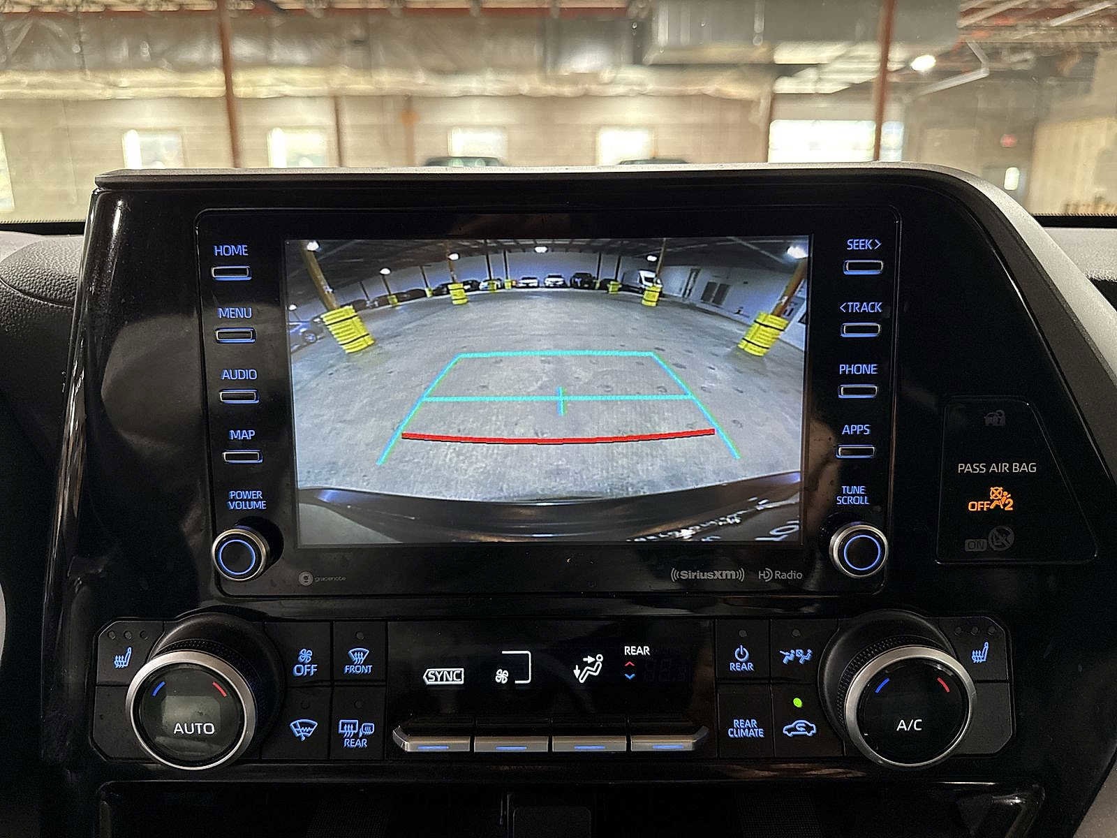 Thumbnail: 2022 Toyota Highlander - 26