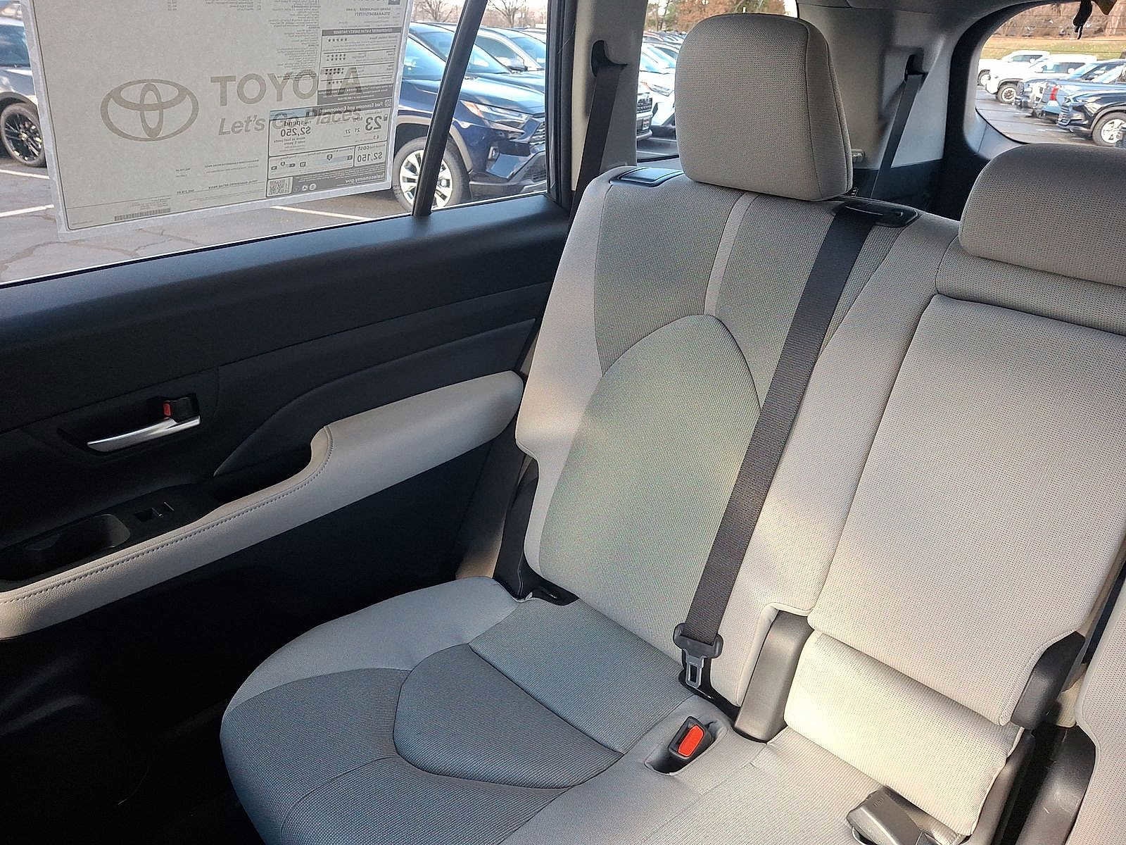 Thumbnail: 2026 Toyota Grand Highlander - 12