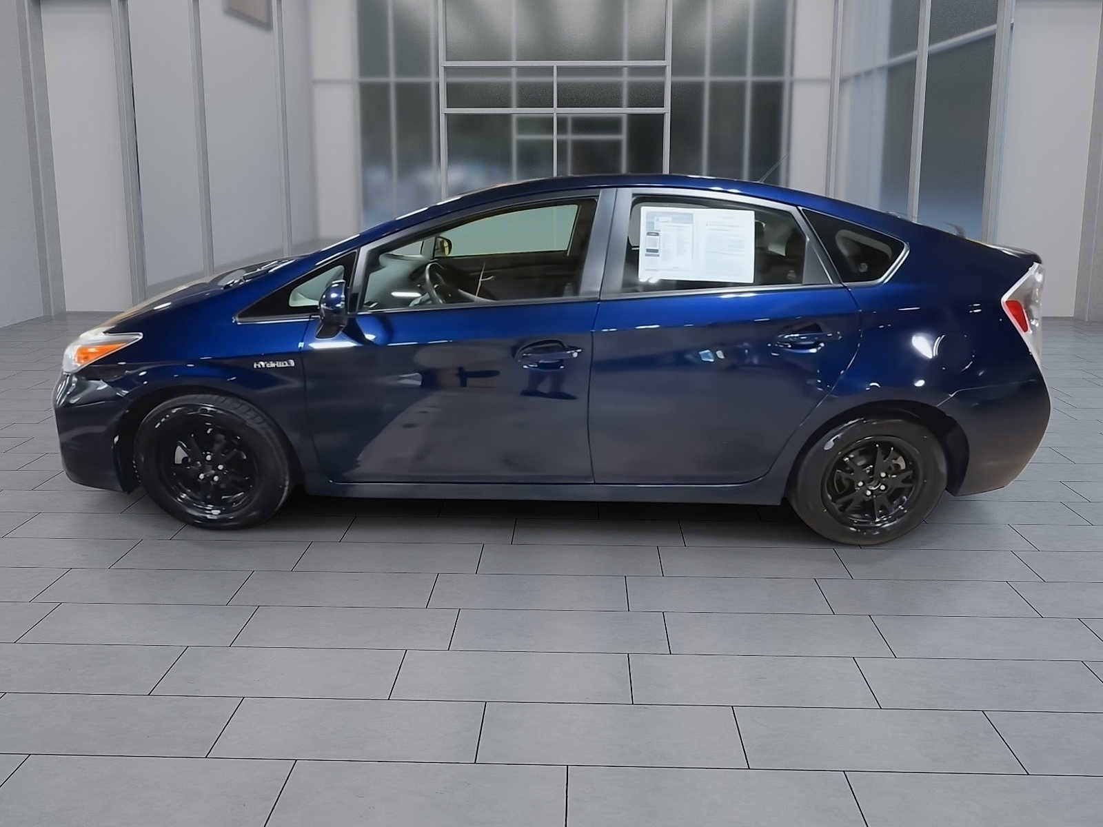 Thumbnail: 2015 Toyota Prius - 4