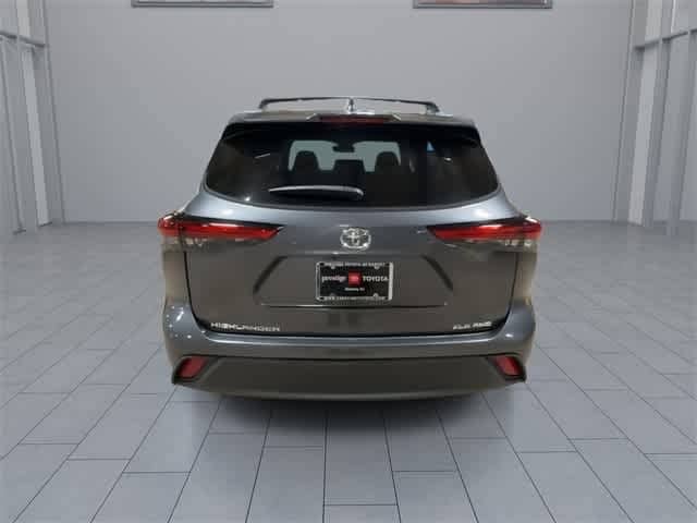Thumbnail: 2022 Toyota Highlander - 7