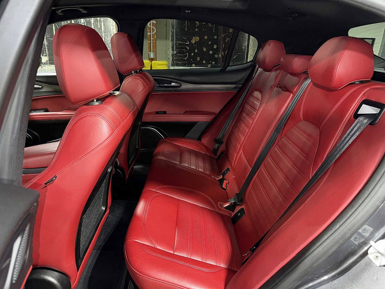 Thumbnail: 2018 Alfa Romeo Stelvio - 17