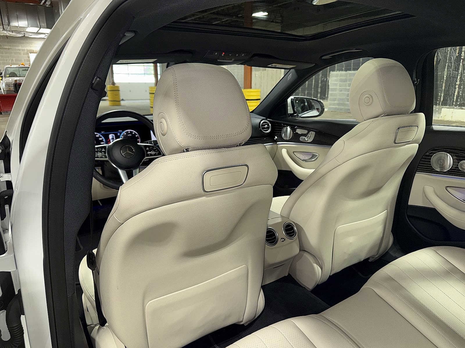 Thumbnail: 2019 Mercedes-Benz E-Class - 27