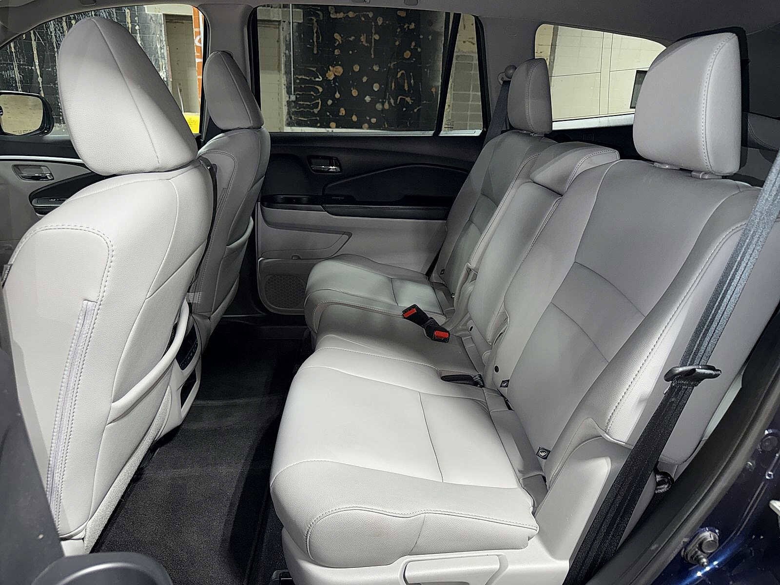 Thumbnail: 2017 Honda Pilot - 17