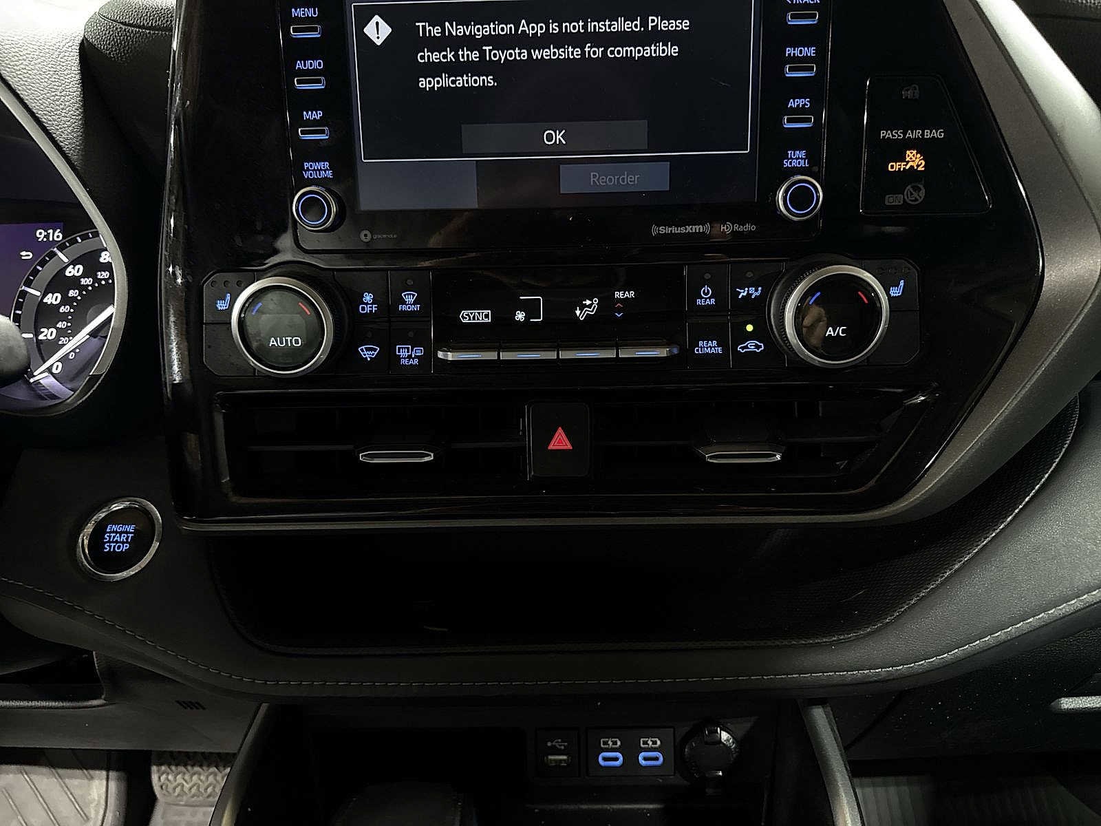 Thumbnail: 2022 Toyota Highlander - 22