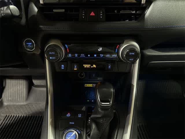 Thumbnail: 2022 Toyota RAV4 - 20