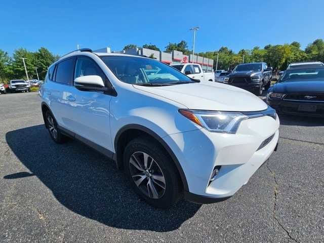Thumbnail: 2018 Toyota RAV4 - 3
