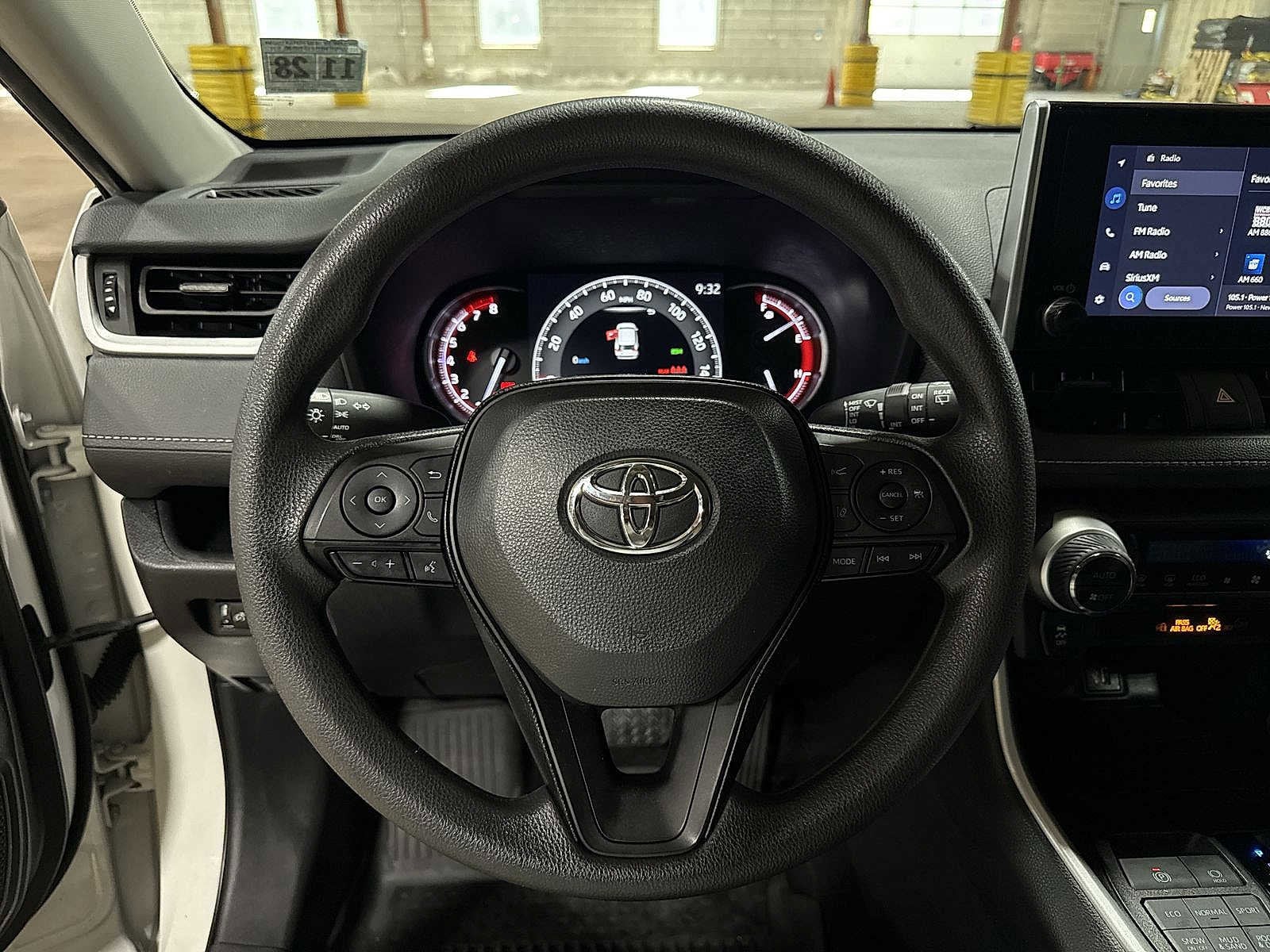 Thumbnail: 2024 Toyota RAV4 - 18