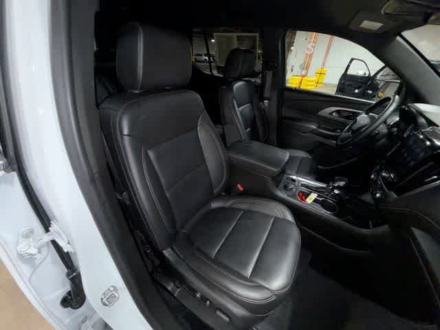 Thumbnail: 2023 Chevrolet Traverse - 16