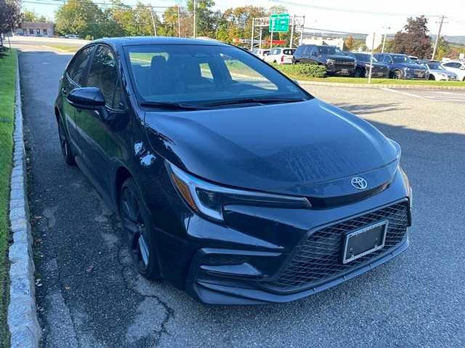 Thumbnail: 2024 Toyota Corolla - 3