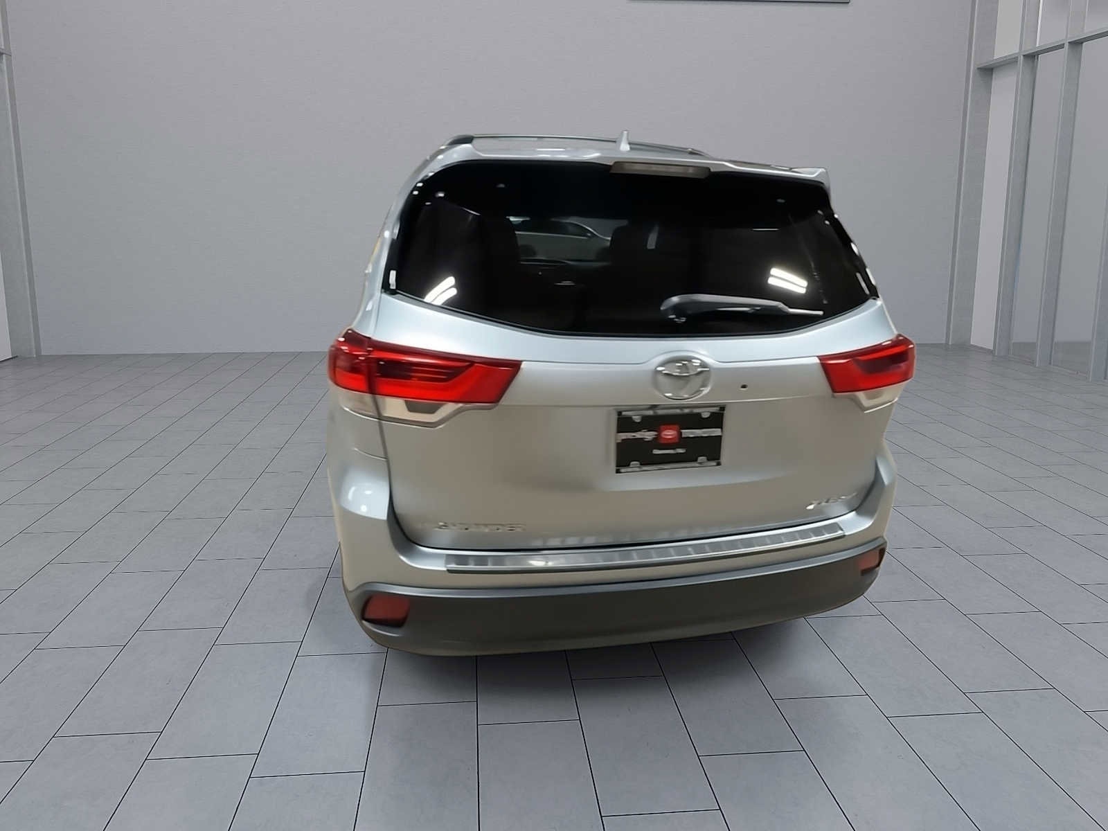 Thumbnail: 2019 Toyota Highlander - 7