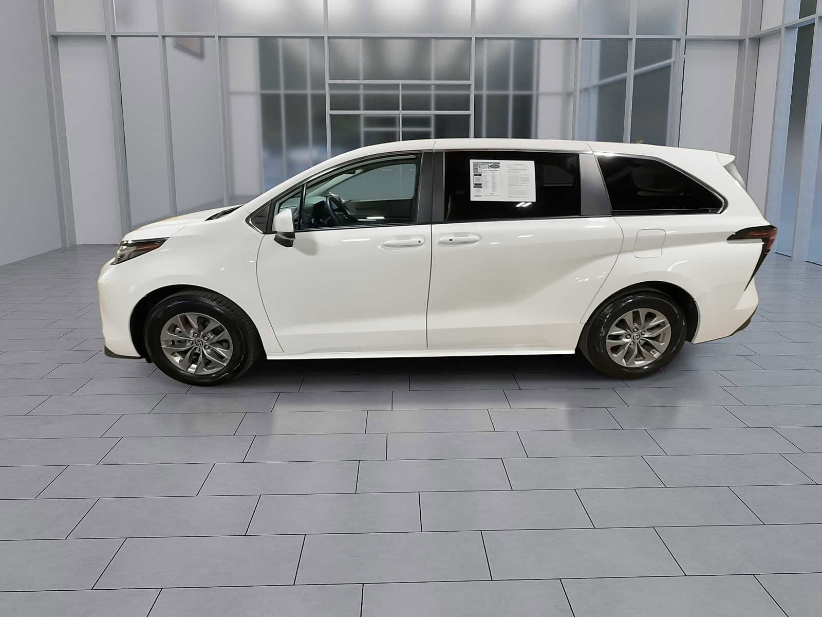 Thumbnail: 2023 Toyota Sienna - 5