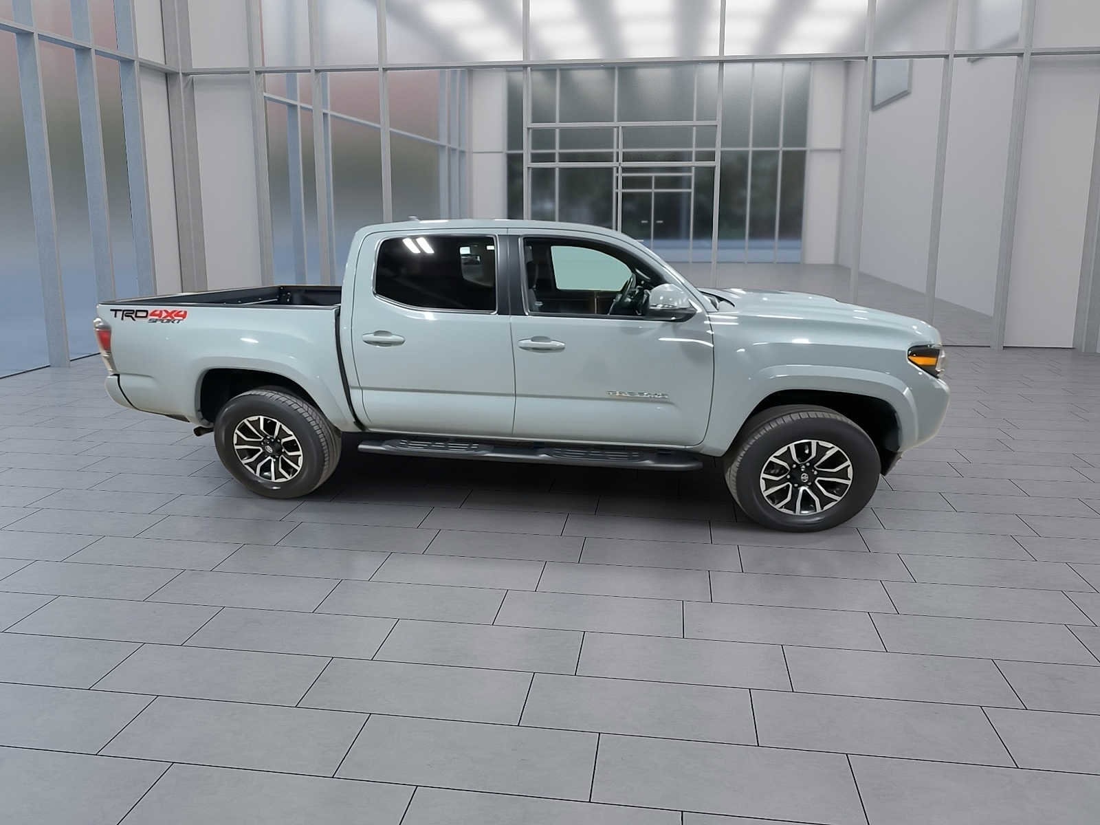 Thumbnail: 2022 Toyota Tacoma - 9
