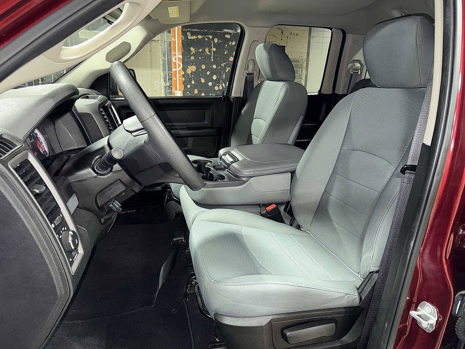 Thumbnail: 2019 RAM 1500 Classic - 15